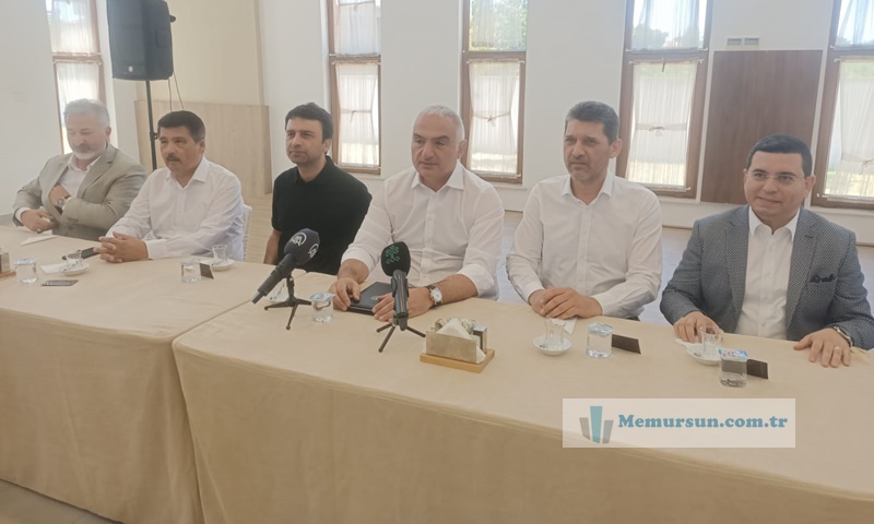 Kültür ve Turizm Bakanı Mehmet Nuri Ersoy Antalya’da Kepez, Konyaaltı ve Döşemealtı Muhtarları ile Toplantılar Yaptı